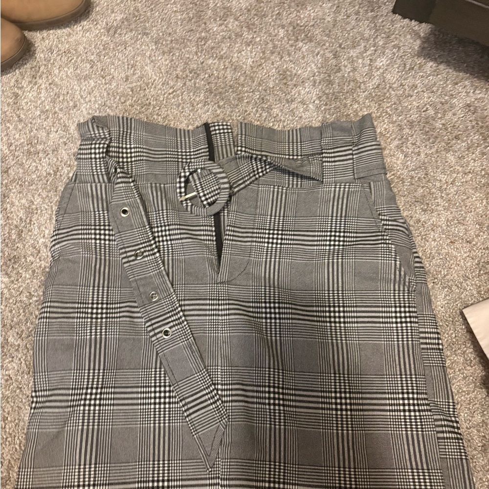 Women’s Gray Plaid Skirt with Belt